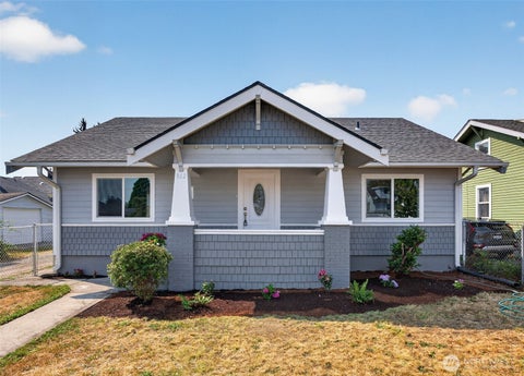 Photo of 862 S 39th Street, Tacoma, WA 98418 (MLS # 2564023)