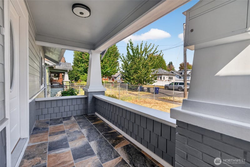 862 S 39th Street