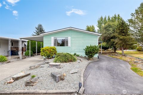 Photo of 2725 E Fir St #98, Mount Vernon, WA 98273 (MLS # 2431397)