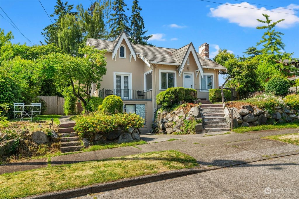 Photo of 5015 S Dakota Street, Seattle, WA 98118 (MLS # 2159306)