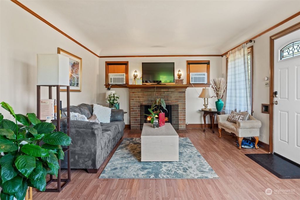 Photo of 5015 S Dakota Street, Seattle, WA 98118 (MLS # 2159306)