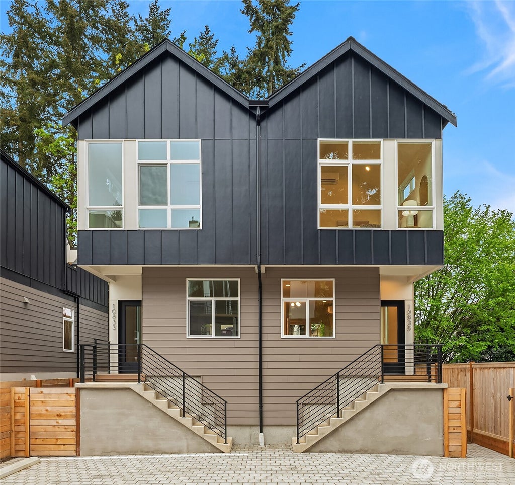Photo of 10833 11th Avenue NE, Seattle, WA 98125 (MLS # 2590101)
