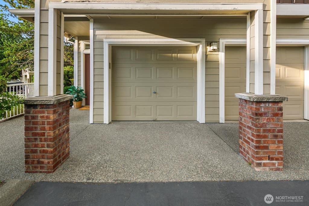 Photo of 588 241st Lane SE, Sammamish, WA 98074 (MLS # 2560606)