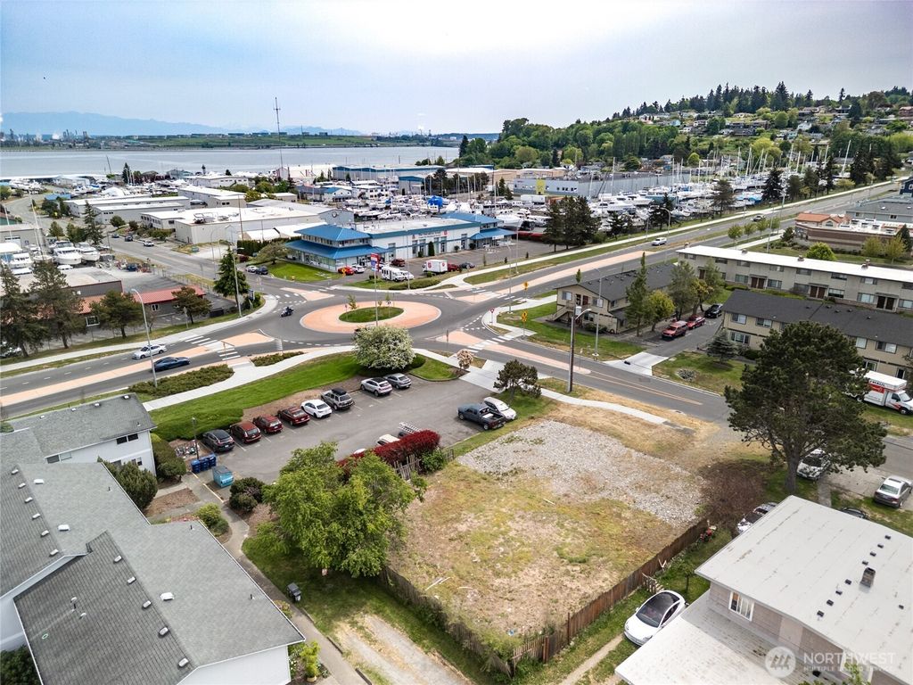 Photo of 810 30th Street, Anacortes, WA 98221 (MLS # 2521602)