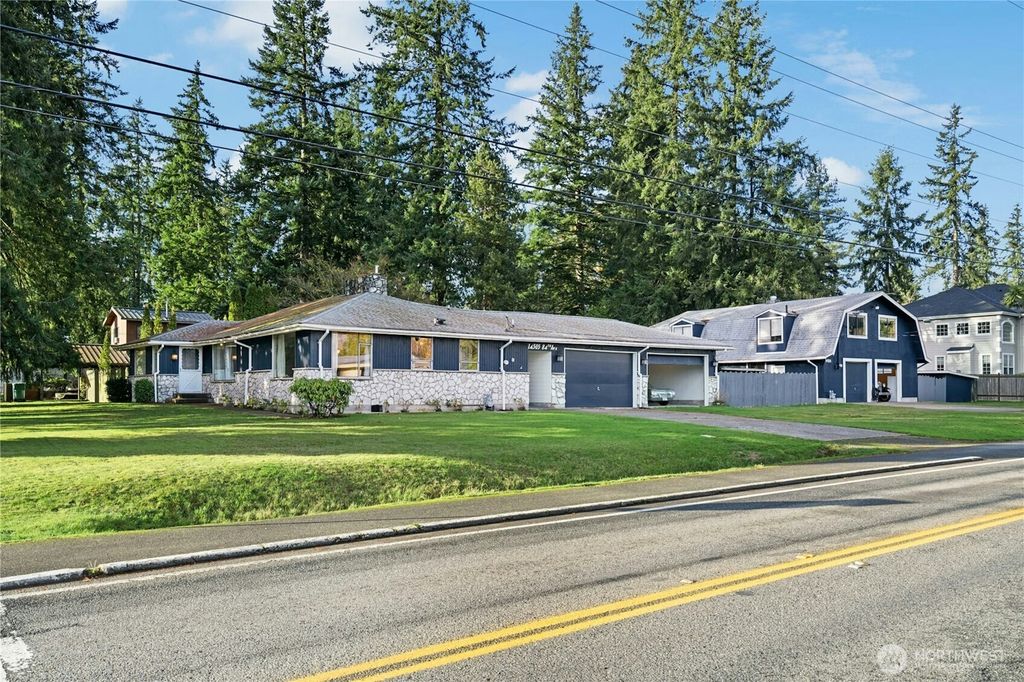 Photo of 14505 84th Avenue NE, Kenmore, WA 98028 (MLS # 2471417)