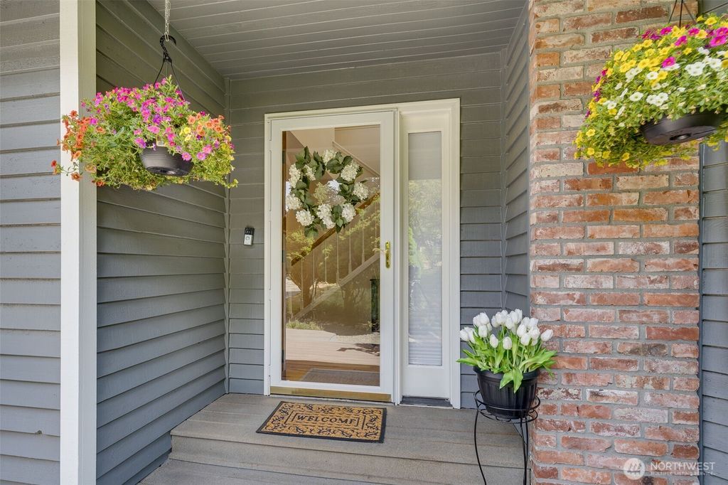 Photo of 4310 209th Avenue NE, Sammamish, WA 98074 (MLS # 2421390)