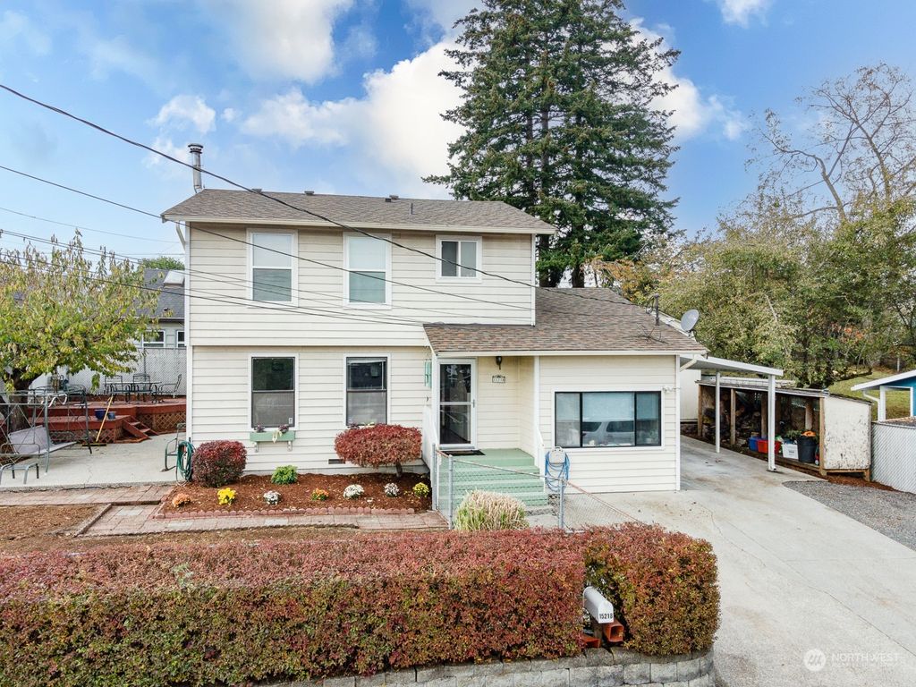 Photo of 1521 Cedar Street, Everett, WA 98201 (MLS # 2015764)