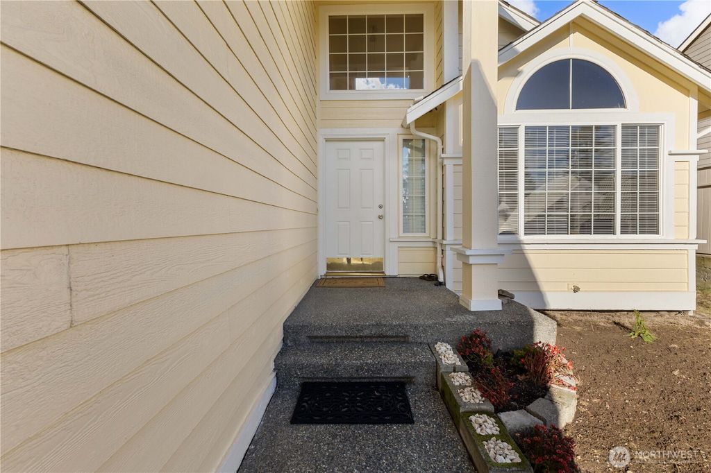 Photo of 10124 SE 243rd Street, Kent, WA 98030 (MLS # 2457060)