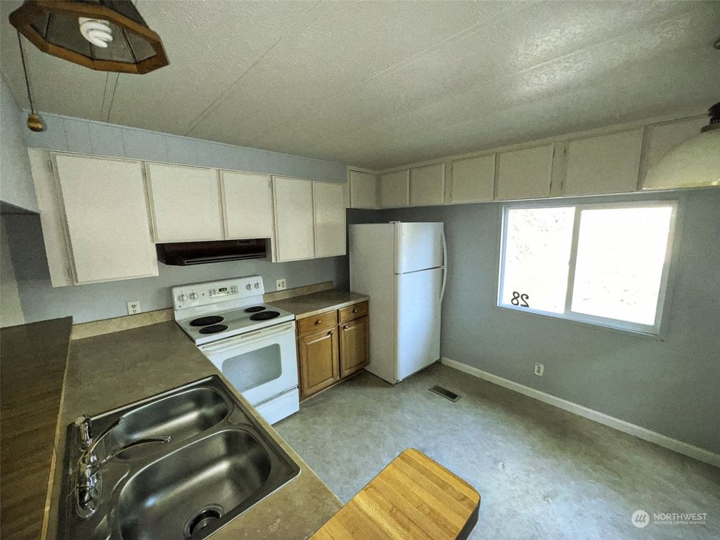 Photo of 23121 Edmonds Way #28, Edmonds, WA 98020 (MLS # 2046793)