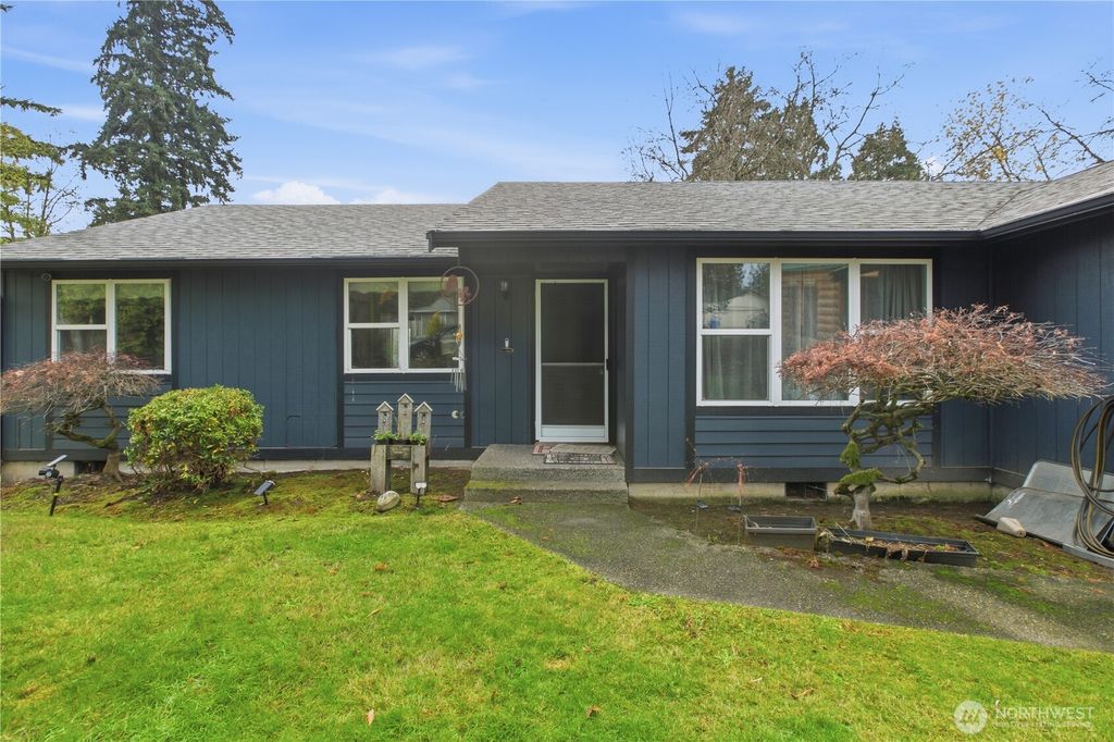 Photo of 1412 33rd Avenue Ct SW, Puyallup, WA 98373 (MLS # 2459398)