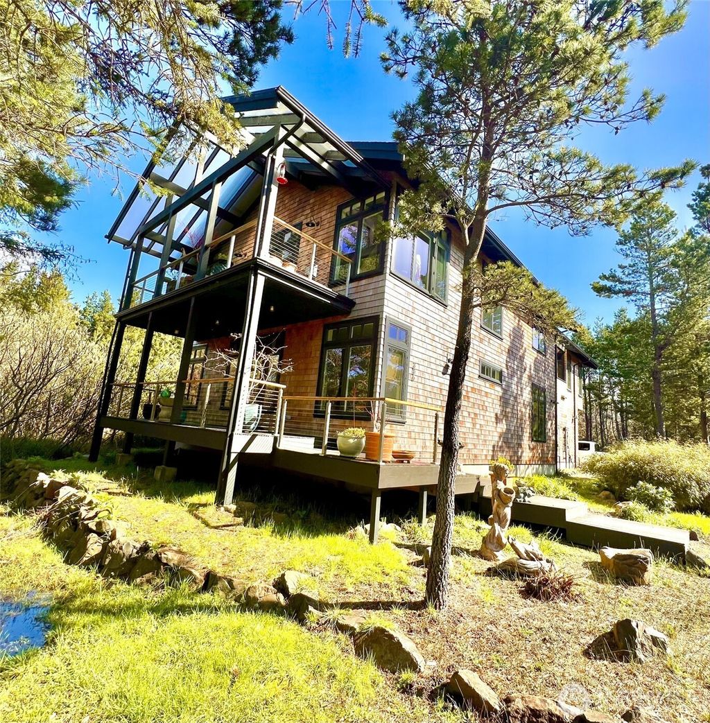 Photo of 306 6th Street NW, Long Beach, WA 98631 (MLS # 2499375)