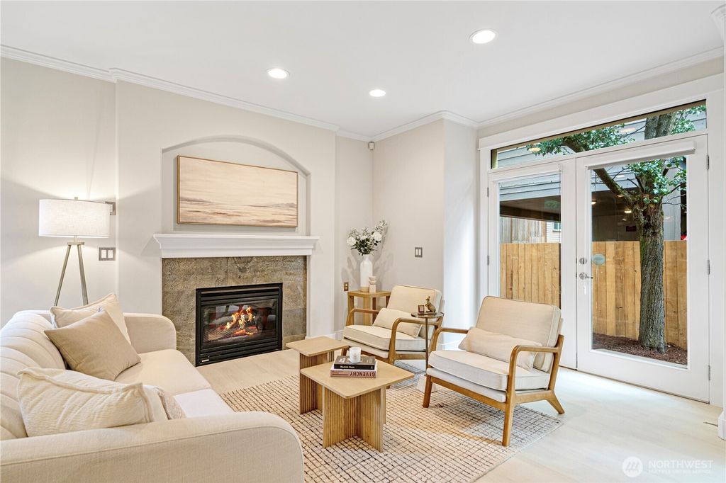 Photo of 422 Federal Ave E Ave #B, Seattle, WA 98102 (MLS # 2447940)