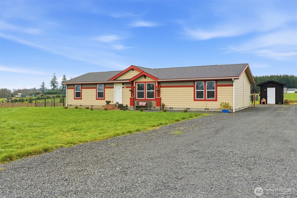 Photo of 547 N Military Road, Winlock, WA 98596 (MLS # 2565356)