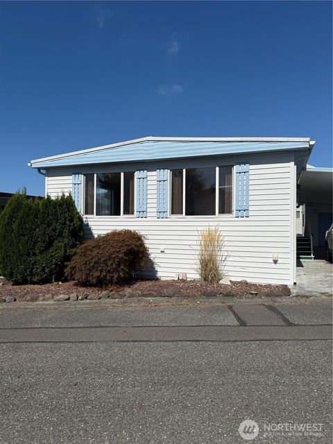Photo of 1415 84th Street SE #117, Everett, WA 98208 (MLS # 2517353)