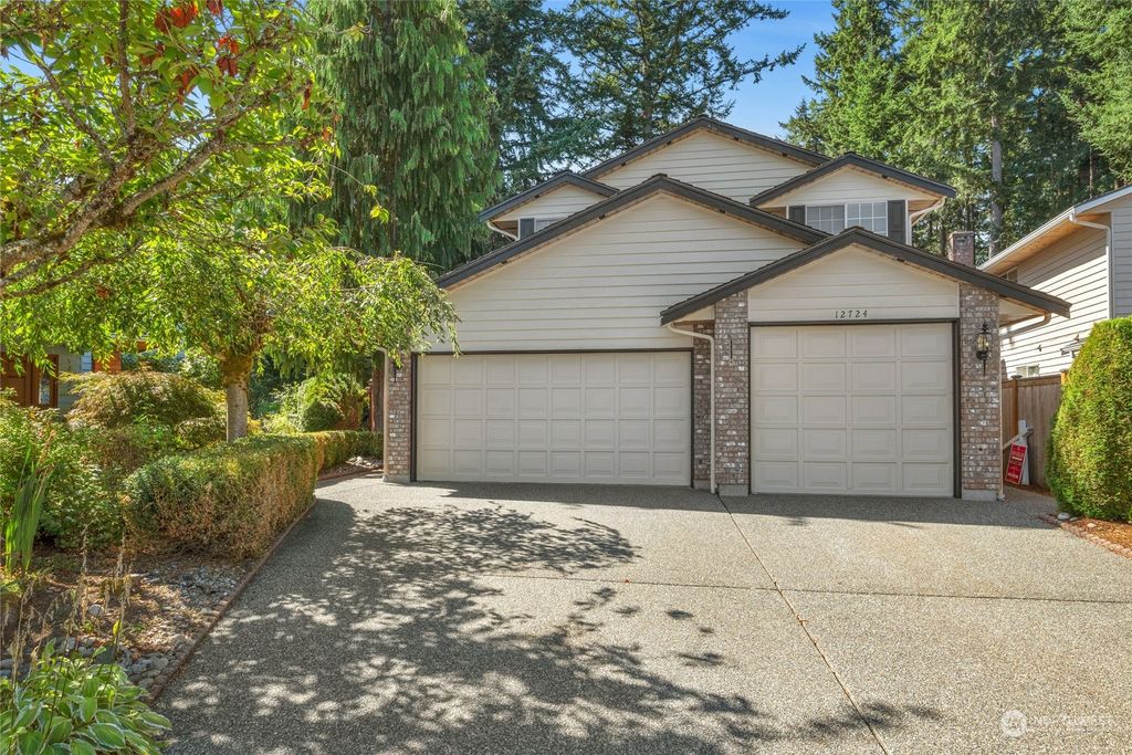 Photo of 12724 37th Avenue SE, Everett, WA 98208 (MLS # 2161736)