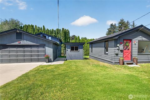 Photo of 92 S Stark Avenue, East Wenatchee, WA 98802 (MLS # 2526403)
