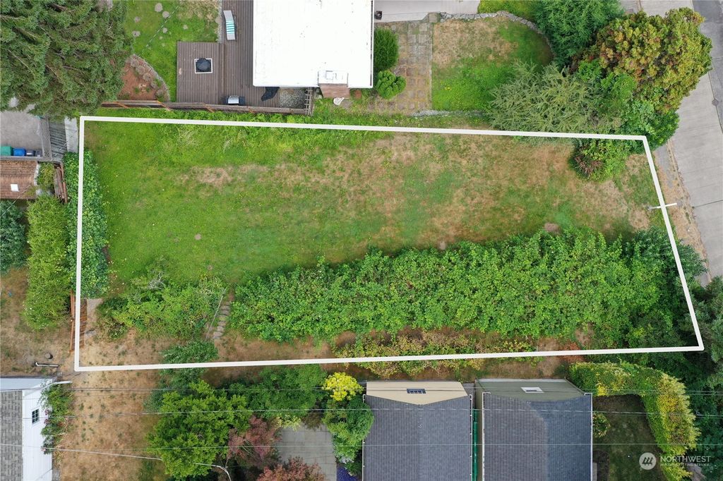 Photo of 710 W Cremona Street, Seattle, WA 98119 (MLS # 2177296)