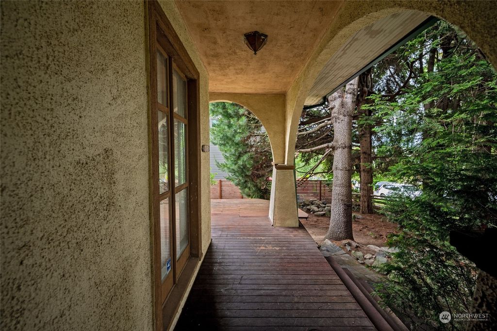 Photo of 2139 N 62nd Street, Seattle, WA 98103 (MLS # 2244086)