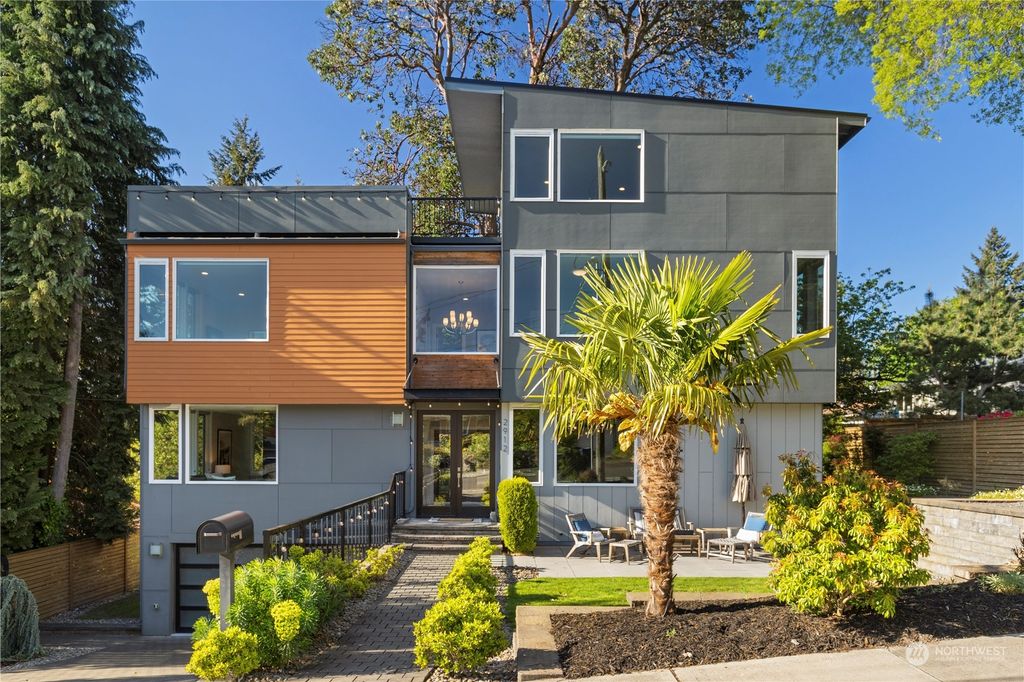 Photo of 2912 SW 115th Street, Seattle, WA 98146 (MLS # 2234613)