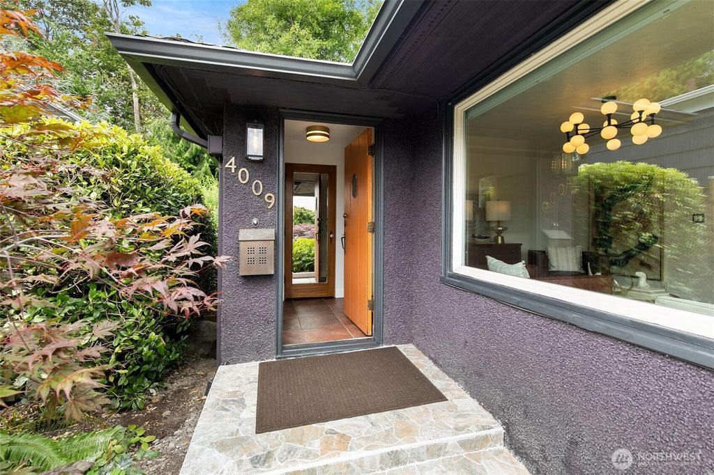Photo of 4009 32nd Avenue SW, Seattle, WA 98126 (MLS # 2390709)