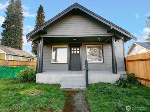 Photo of 3331 S Alaska St St, Tacoma, WA 98418 (MLS # 2592075)