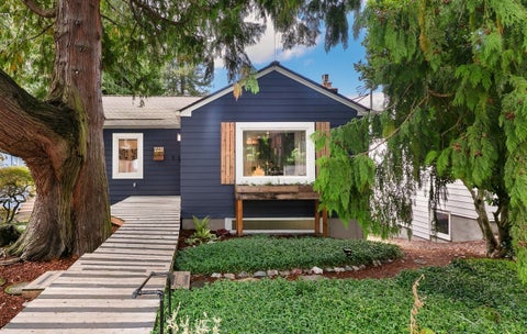 Photo of 9219 5th Avenue NE, Seattle, WA 98115 (MLS # 2595326)