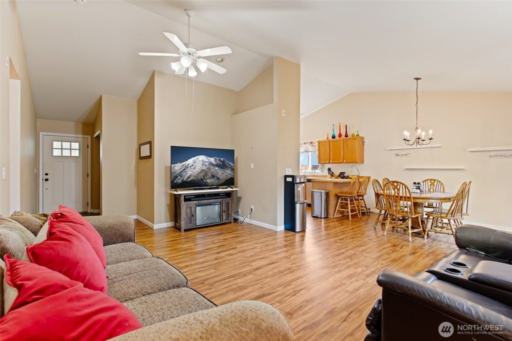 Photo of 502 W Illinois Avenue, Ellensburg, WA 98926 (MLS # 2571172)