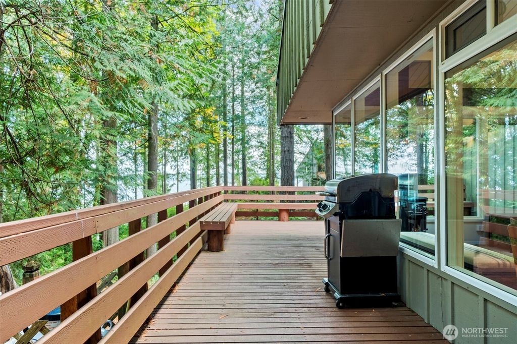 Photo of 203 E Cutty Sark Drive, Shelton, WA 98584 (MLS # 2445071)