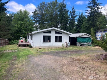 1710 E Trails End Belfair WA 98528