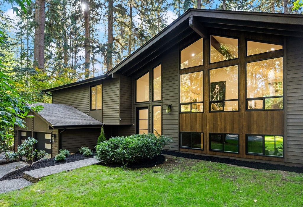 Photo of 18113 194th Avenue NE, Woodinville, WA 98077 (MLS # 2597147)