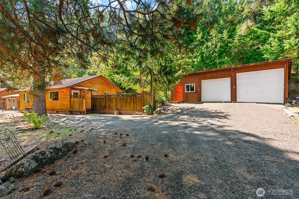 Photo of 150 Pine Cliffs Drive, Naches, WA 98937 (MLS # 2575390)