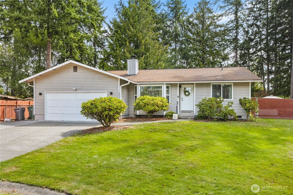 Photo of 1807 SW 352nd Place, Federal Way, WA 98023 (MLS # 2423566)