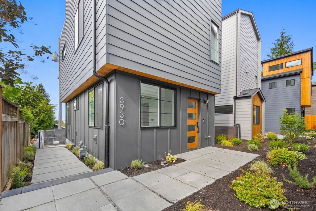 Photo of 3930 S Angeline Street, Seattle, WA 98118 (MLS # 2576021)