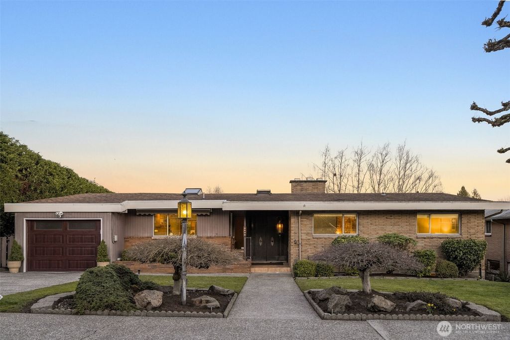 Photo of 6508 57th Avenue S, Seattle, WA 98118 (MLS # 2483276)