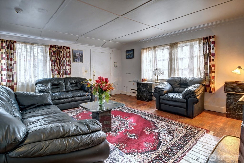 Photo of 1216 N 103rd Street, Seattle, WA 98133 (MLS # 2578946)