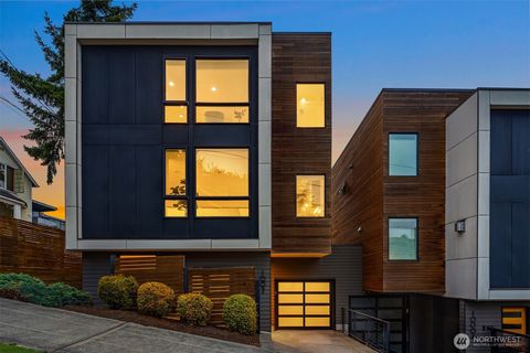 Photo of 1002 5th Avenue N, Seattle, WA 98109 (MLS # 2466564)