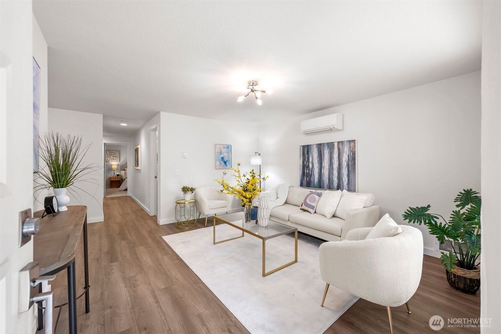 Photo of 25 E Intercity Avenue, Everett, WA 98208 (MLS # 2513972)