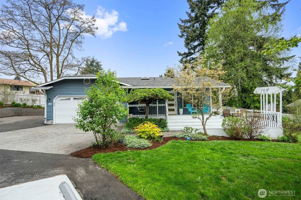 Photo of 25 E Intercity Avenue, Everett, WA 98208 (MLS # 2513972)