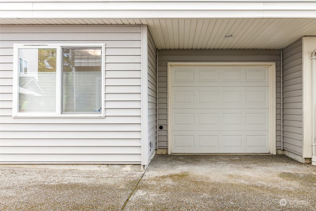 Photo of 11517 28th Avenue NE #C, Seattle, WA 98125 (MLS # 2276979)