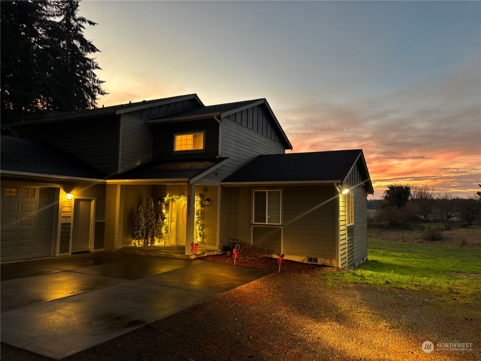 12017 Hillcrest Drive SE