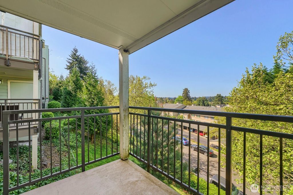 Photo of 3811 130 Lane SE, Bellevue, WA 98006 (MLS # 2516423)