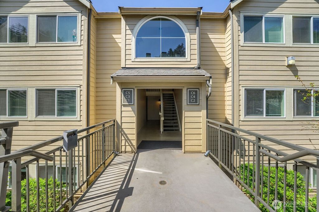 Photo of 3811 130 Lane SE, Bellevue, WA 98006 (MLS # 2516423)