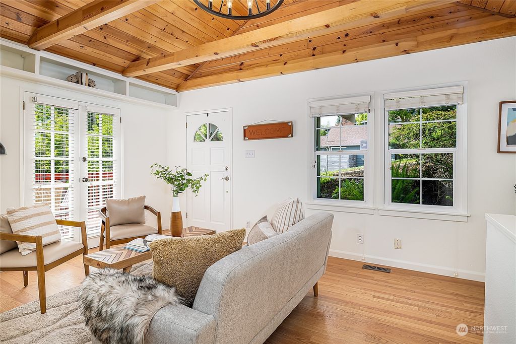 Photo of 3707 SW Juneau Street, Seattle, WA 98126 (MLS # 2072321)