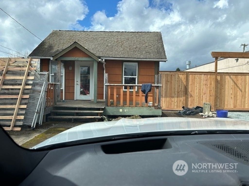 Photo of 15411 8th Avenue SW, Burien, WA 98166 (MLS # 2220534)