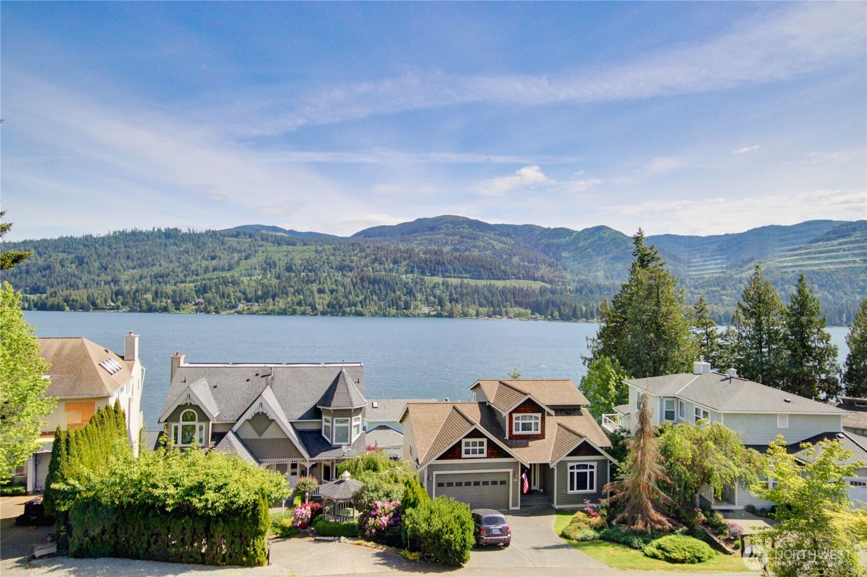 43 North Point Drive