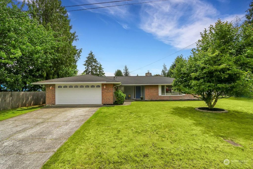 Photo of 2322 95th Place SE, Everett, WA 98208 (MLS # 2242351)