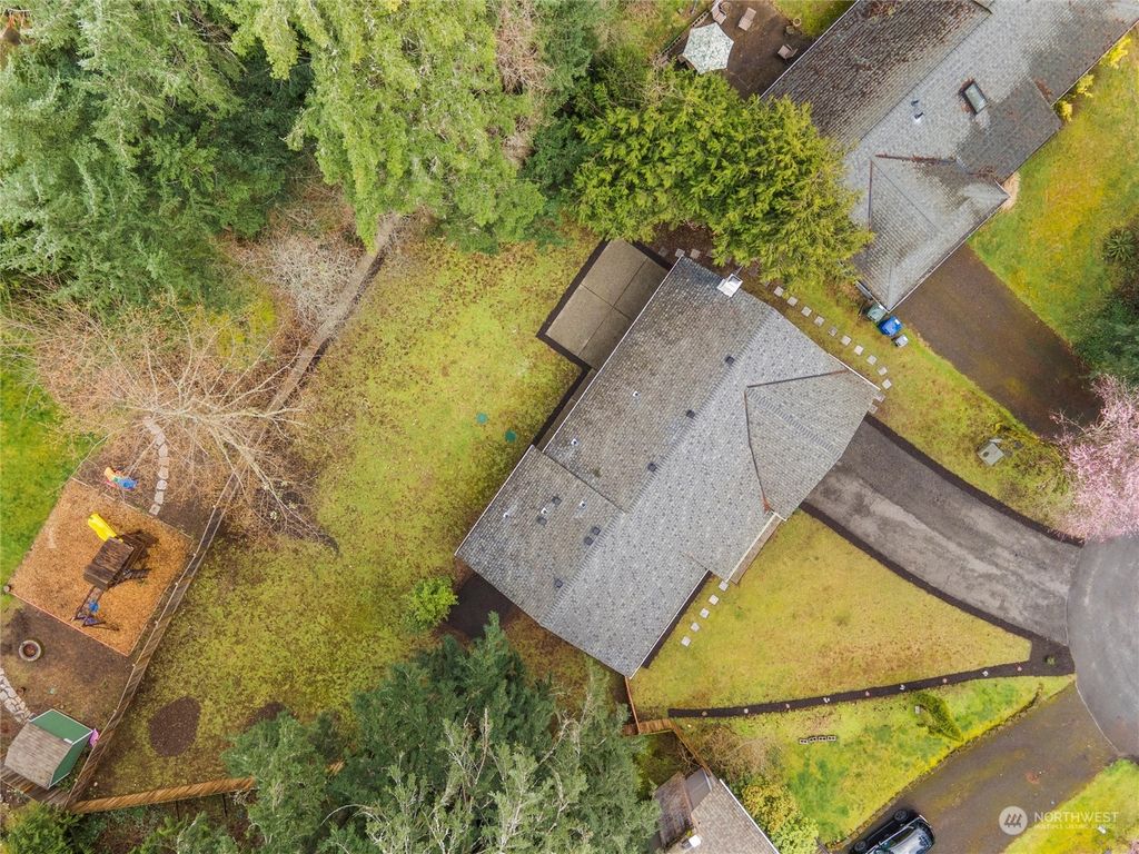 Photo of 713 216th Place NE, Sammamish, WA 98074 (MLS # 2210409)