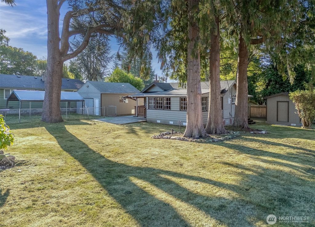 Photo of 1617 SW 149th Street, Burien, WA 98166 (MLS # 2436393)