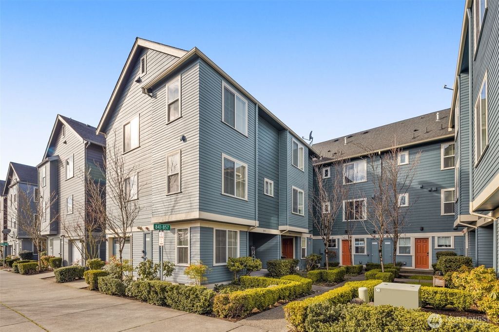 Photo of 841 5th Place NE, Issaquah, WA 98029 (MLS # 2501257)