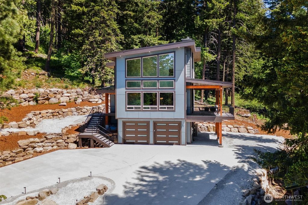 Photo of 36 Fall Creek Lane, Leavenworth, WA 98826 (MLS # 2459512)